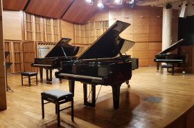 Wstawienie 4 fortepianów koncertowych Yamahy do Filharmonii Narodowej na selekcję przed Konkursem Chopinowskim